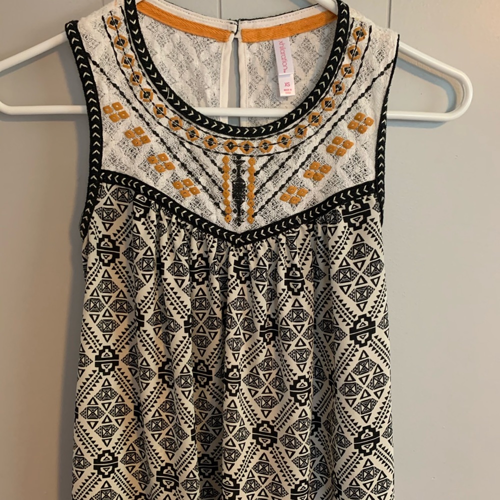 Detailed tank top blouse